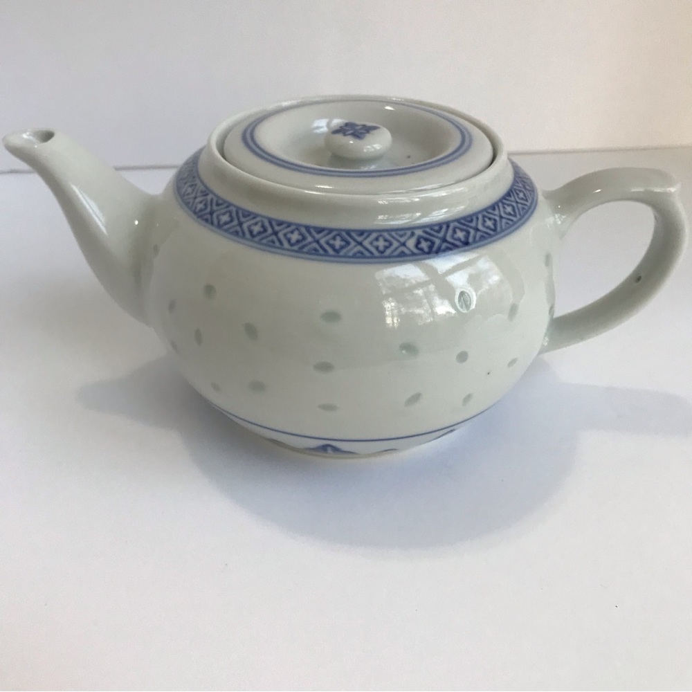 Vintage Jingdezhen Linglong Rice Grain Blue White Porcelain Teapot 12 oz